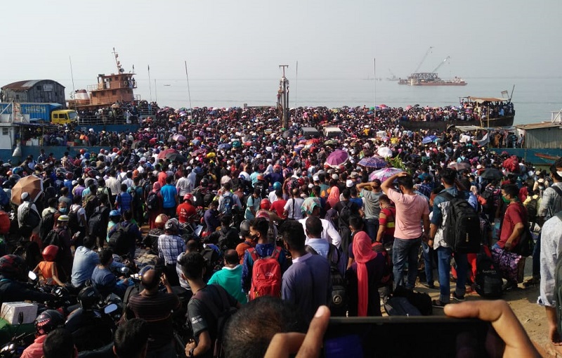 ফেরিতে যাত্রীদের চাপে ৬ জনের মৃত্যু